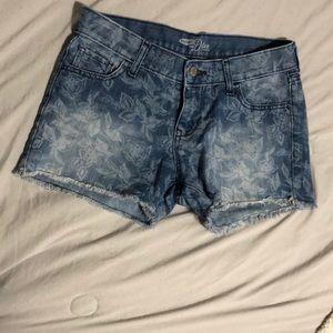 Blue Flower Design Jean Shorts